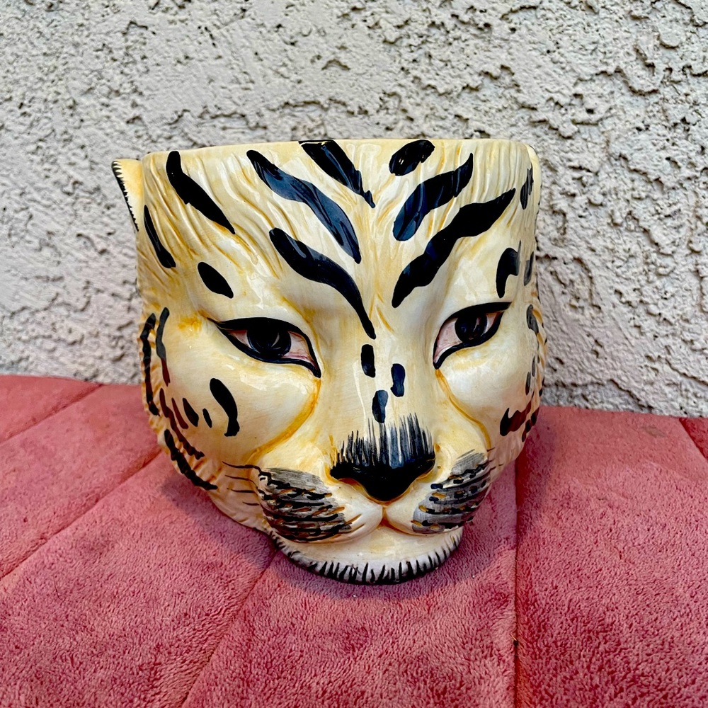 Mid Century 60’s Vintage Ceramic Lion Head Floor Planter/ Vase / Made in Italy